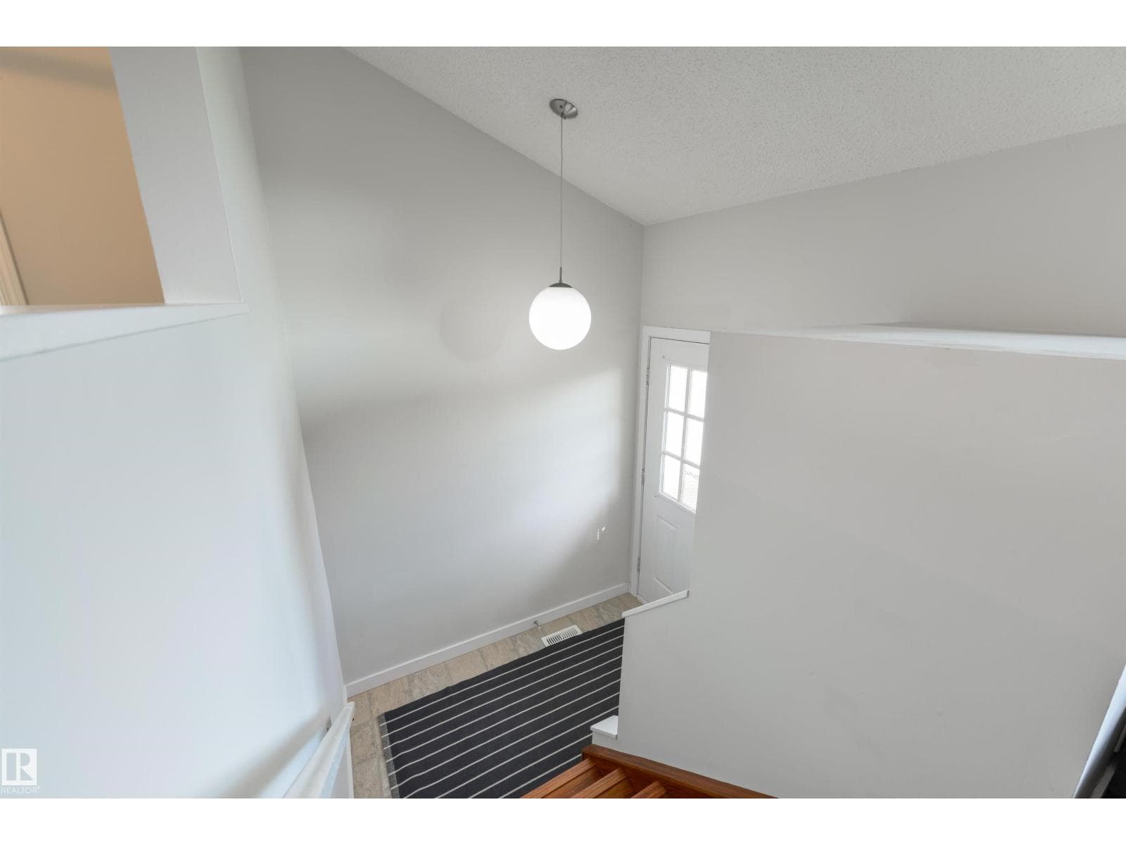 18423 96A AV NW — photo 3