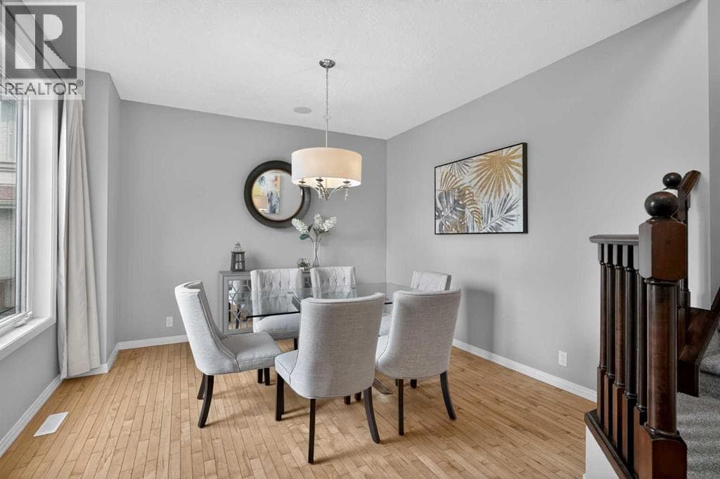 125 Cranleigh Park SE — photo 3