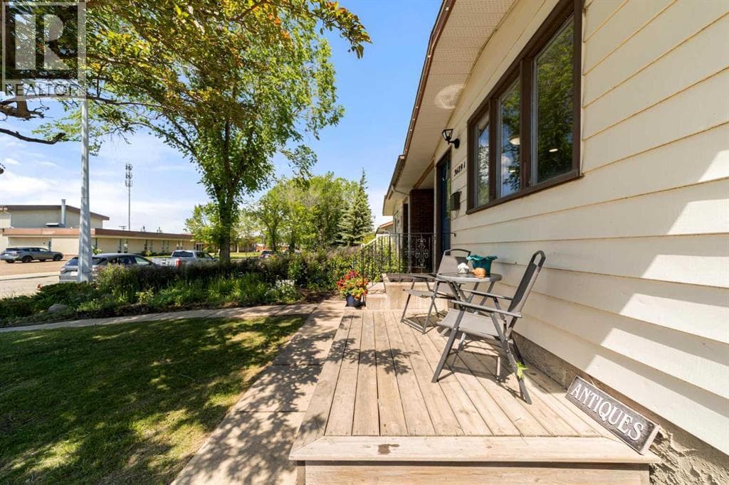 3609 A 66a Street — photo 4