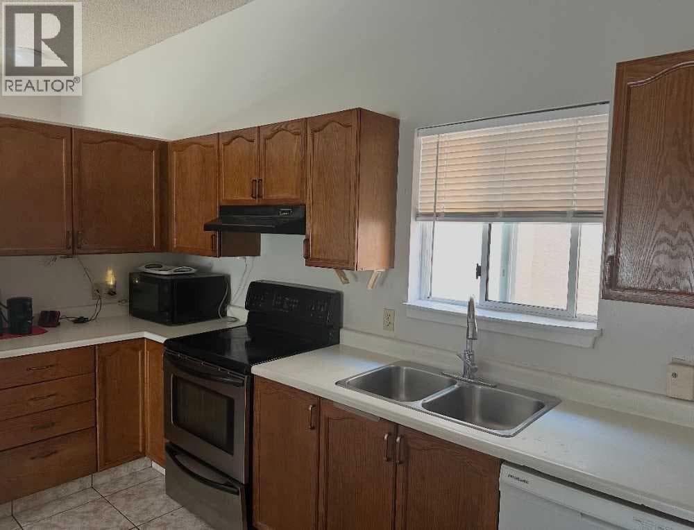 6934 Laguna Way NE — photo 4