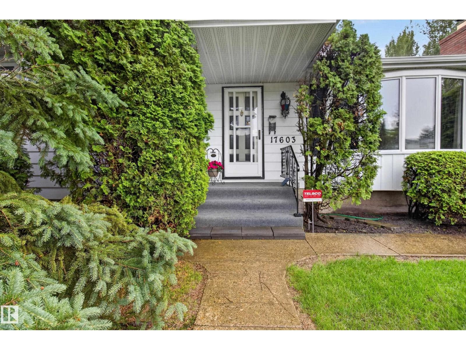 17603 85 AV NW NW — photo 3