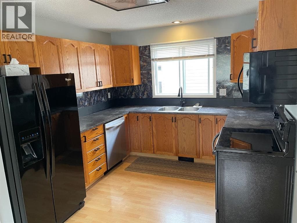 33 Graham Road — photo 2