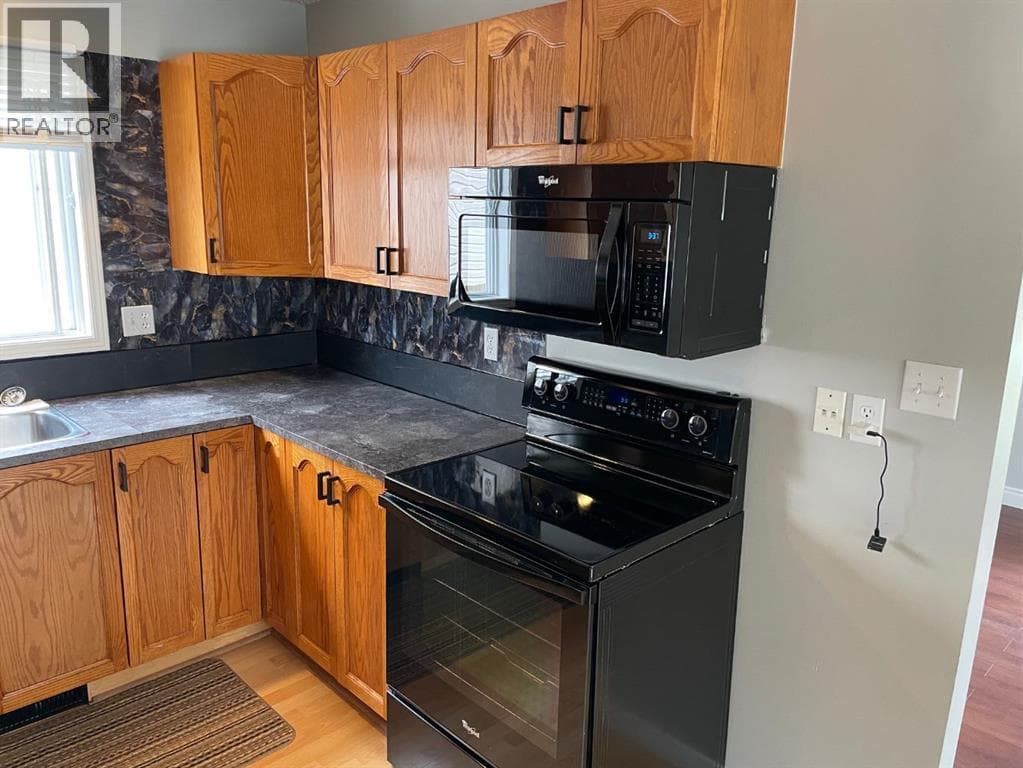 33 Graham Road — photo 3