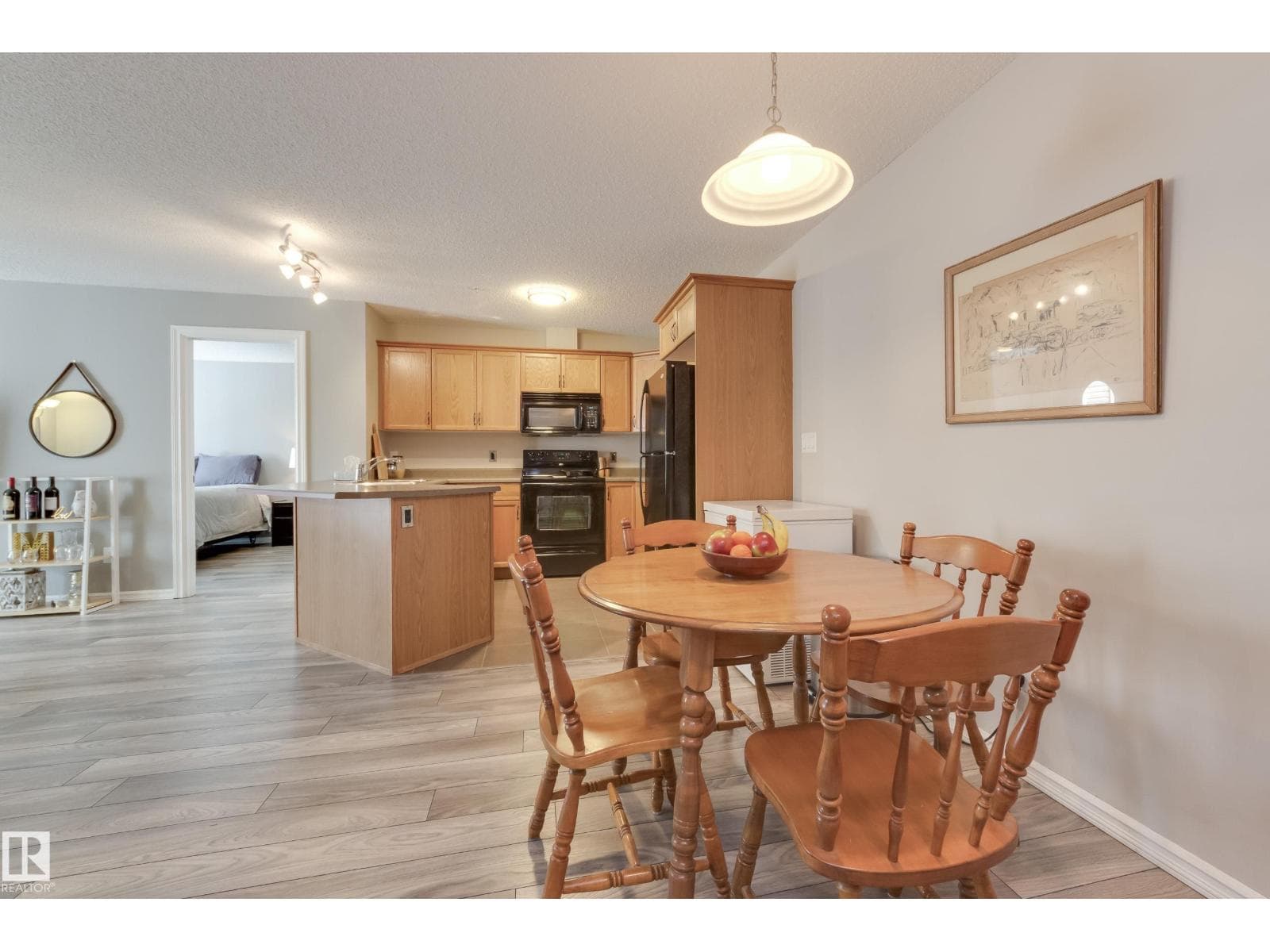 #213 4403 23 ST NW — photo 3