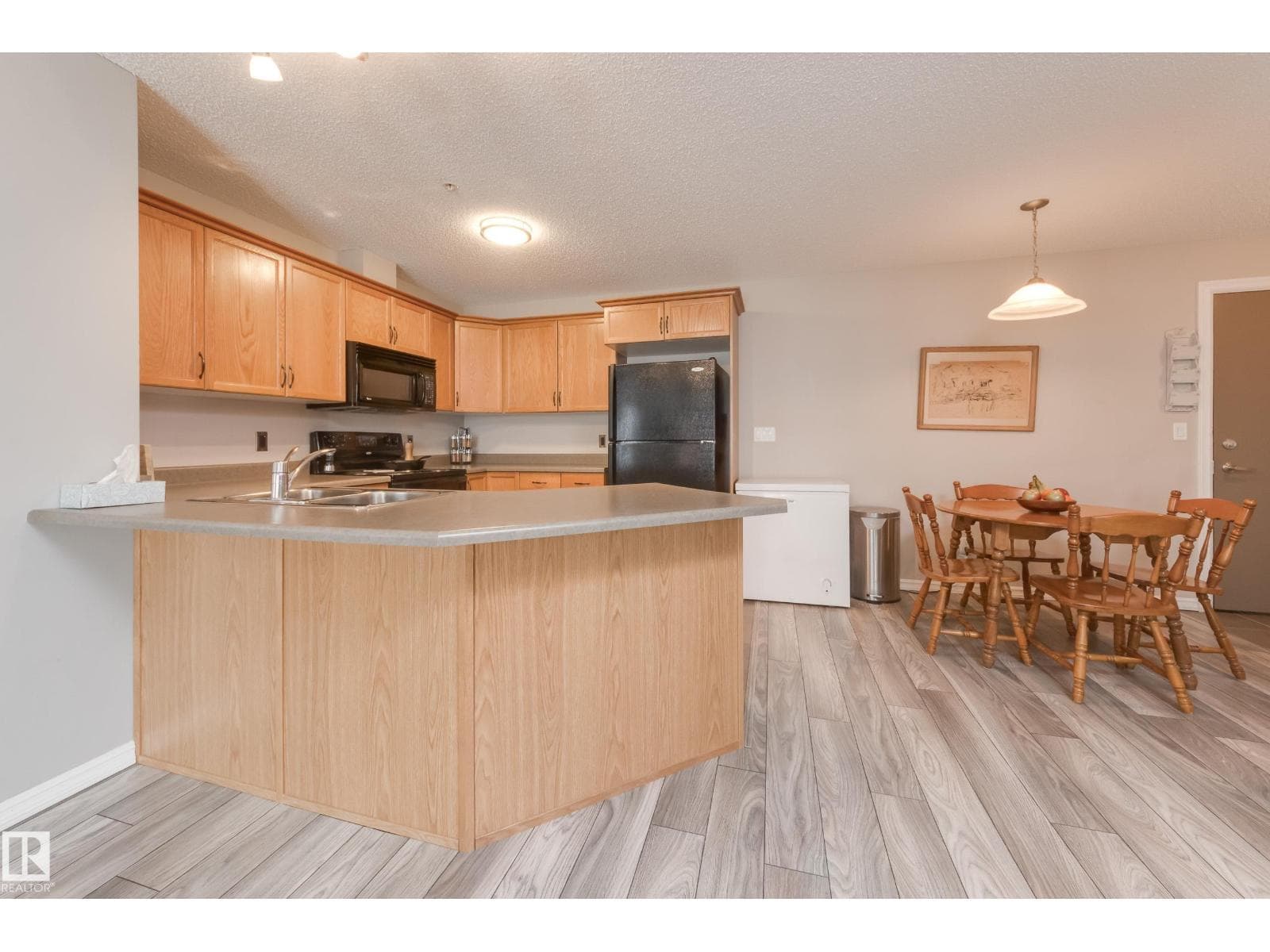 #213 4403 23 ST NW — photo 4
