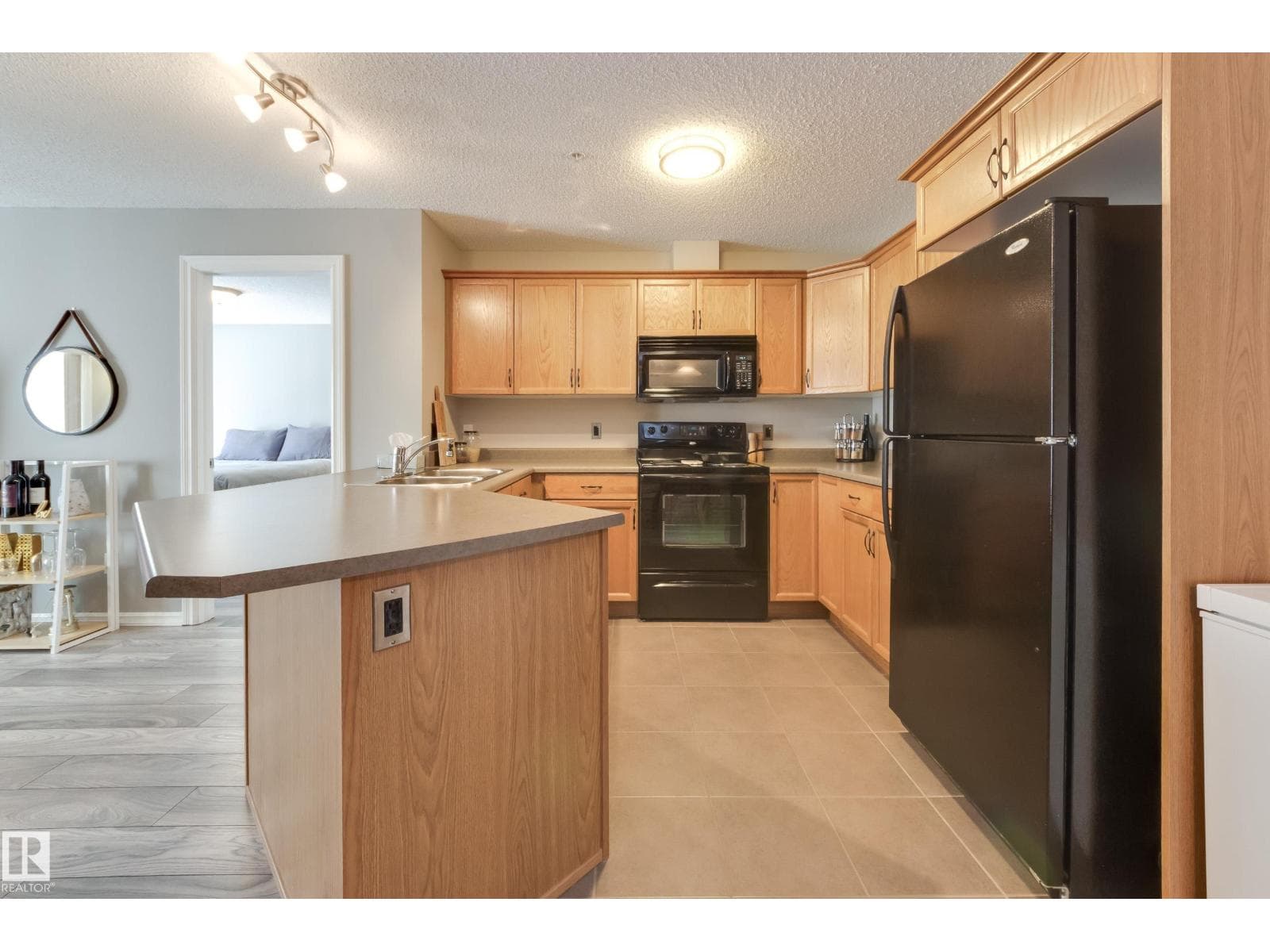 #213 4403 23 ST NW — photo 5