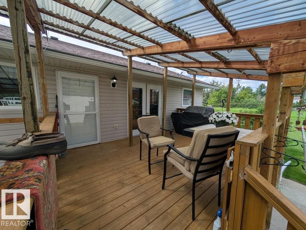 5108 53 AV — photo 2