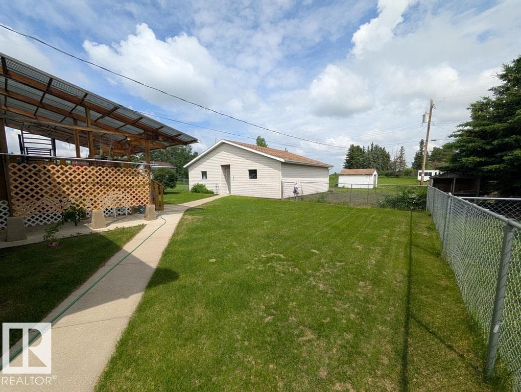 5108 53 AV — photo 4