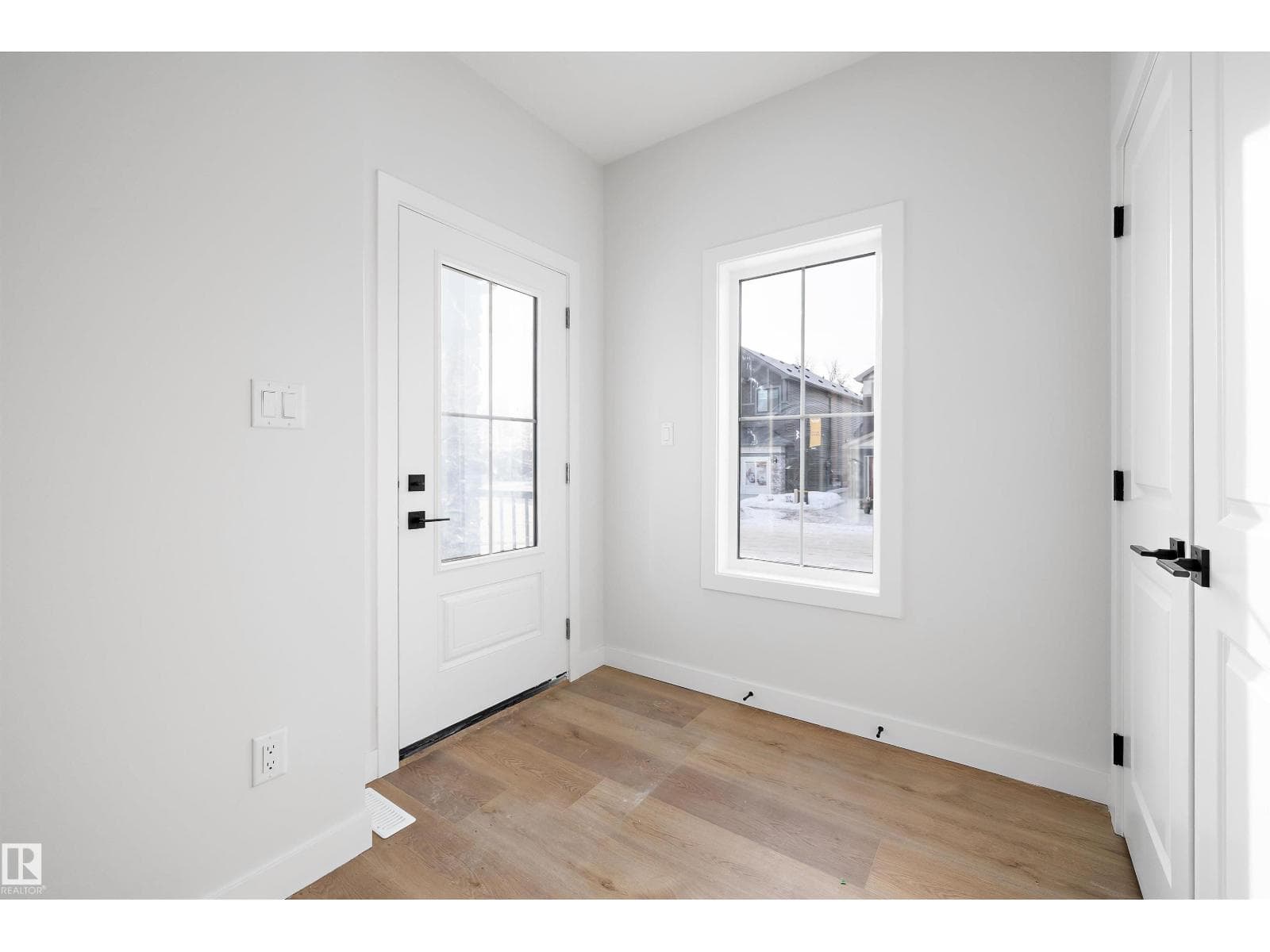 954 Elderberry LD NW — photo 2
