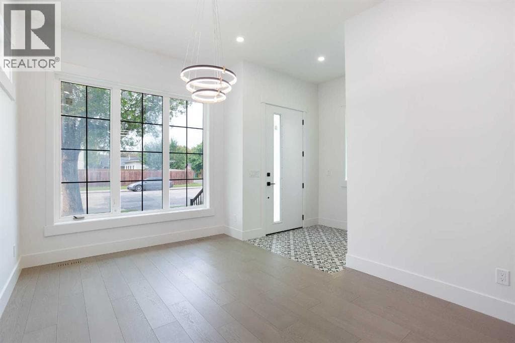 1108 6 Street NE — photo 2