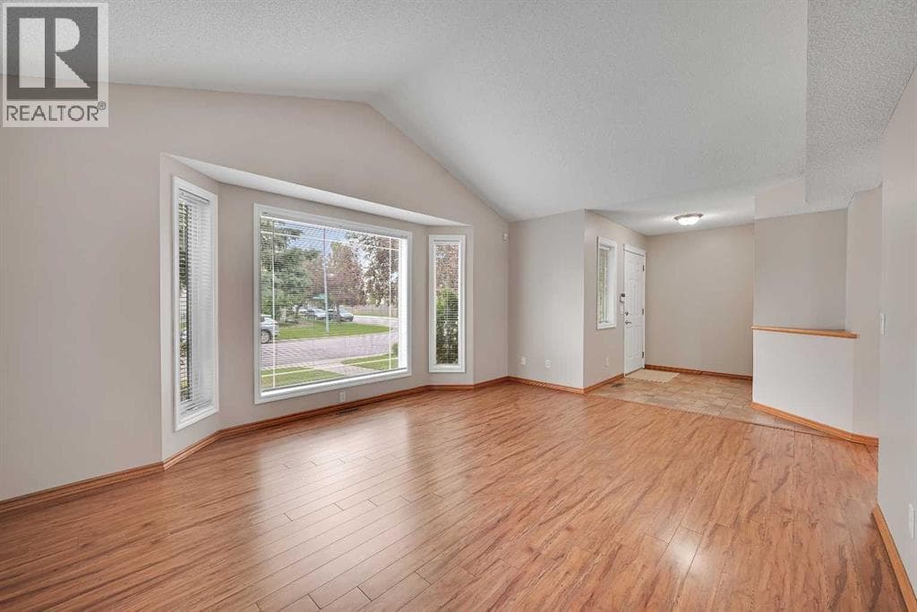 100 Somerside Grove SW — photo 4