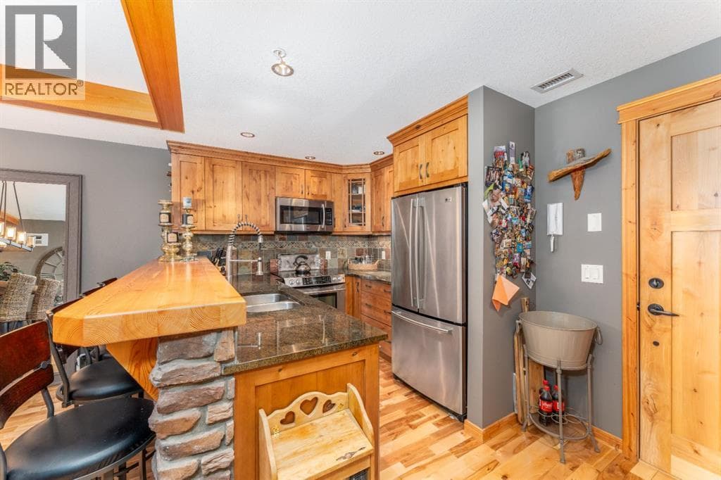 2207, 101B Stewart Creek Landing — photo 3