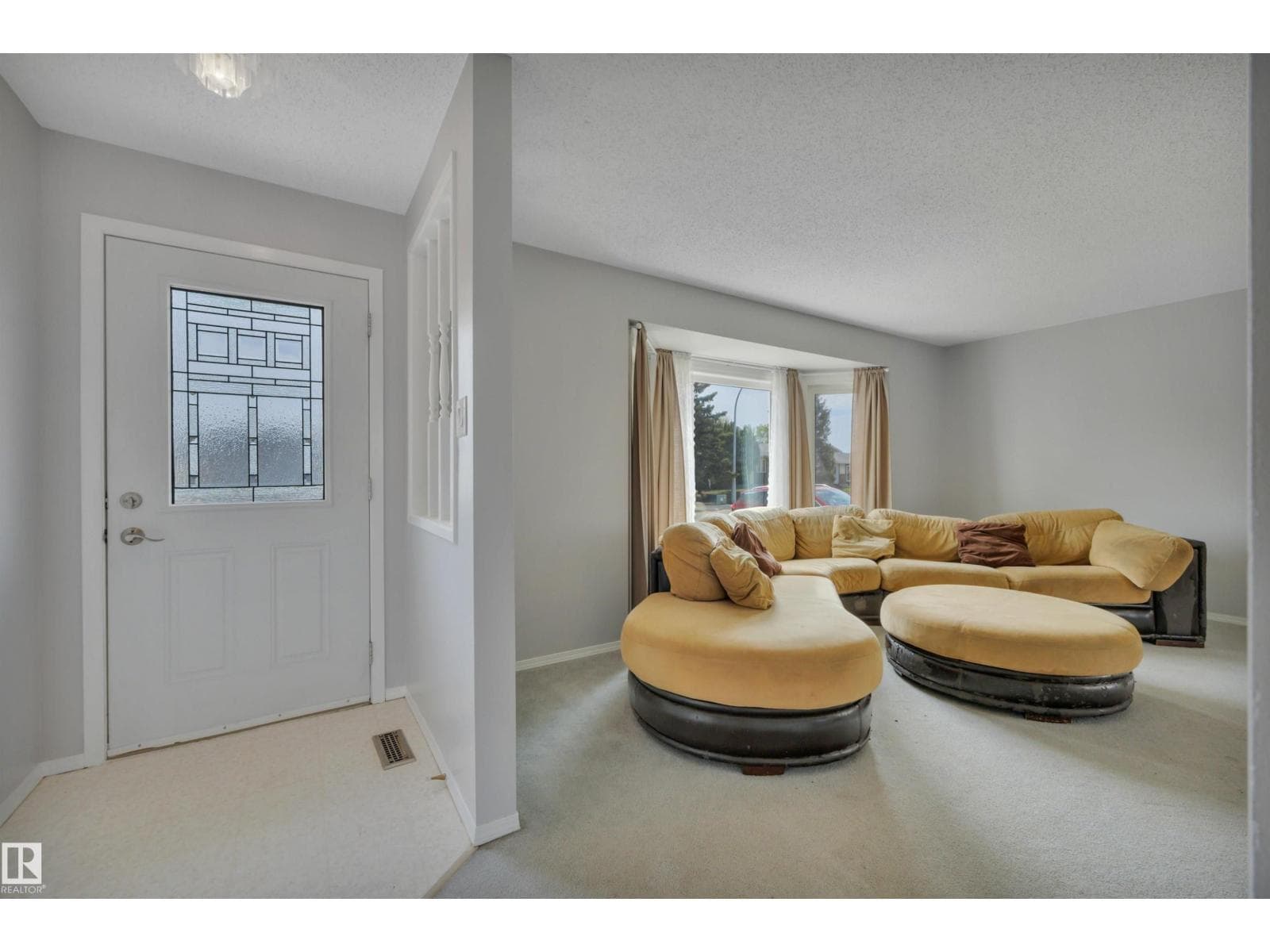 3806 33 AV — photo 5