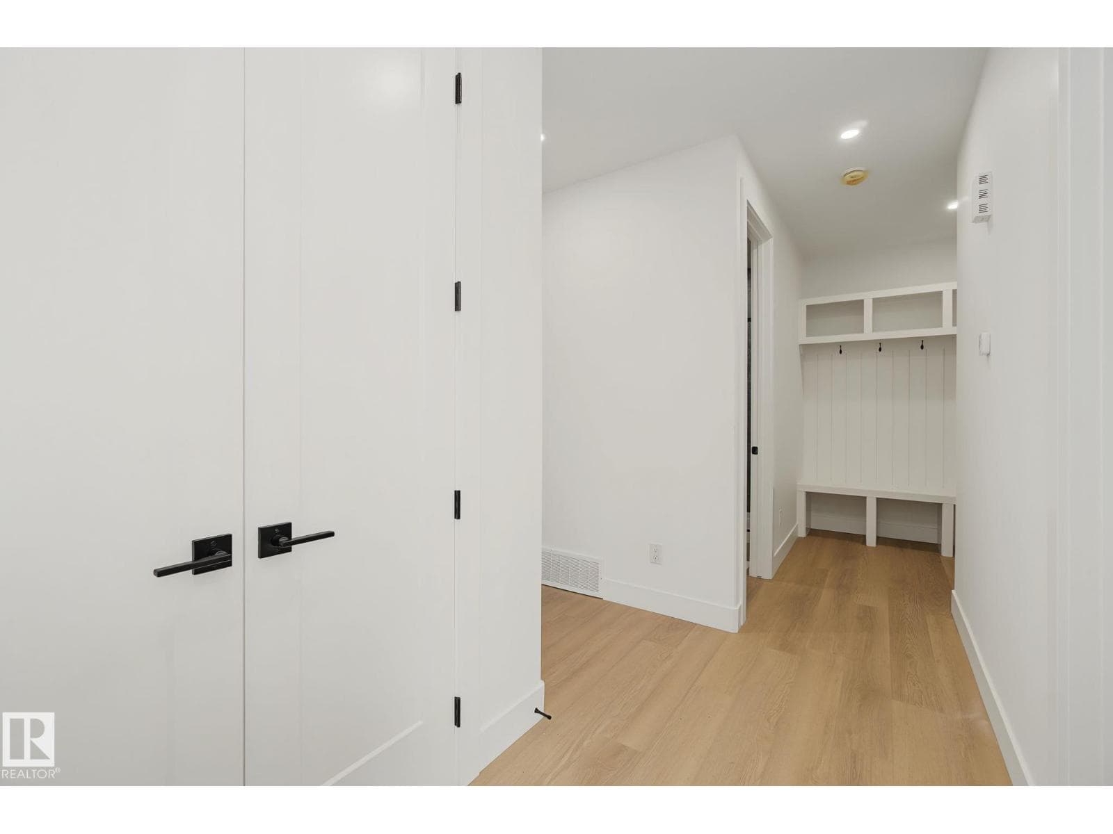 10617 60A AV NW — photo 5