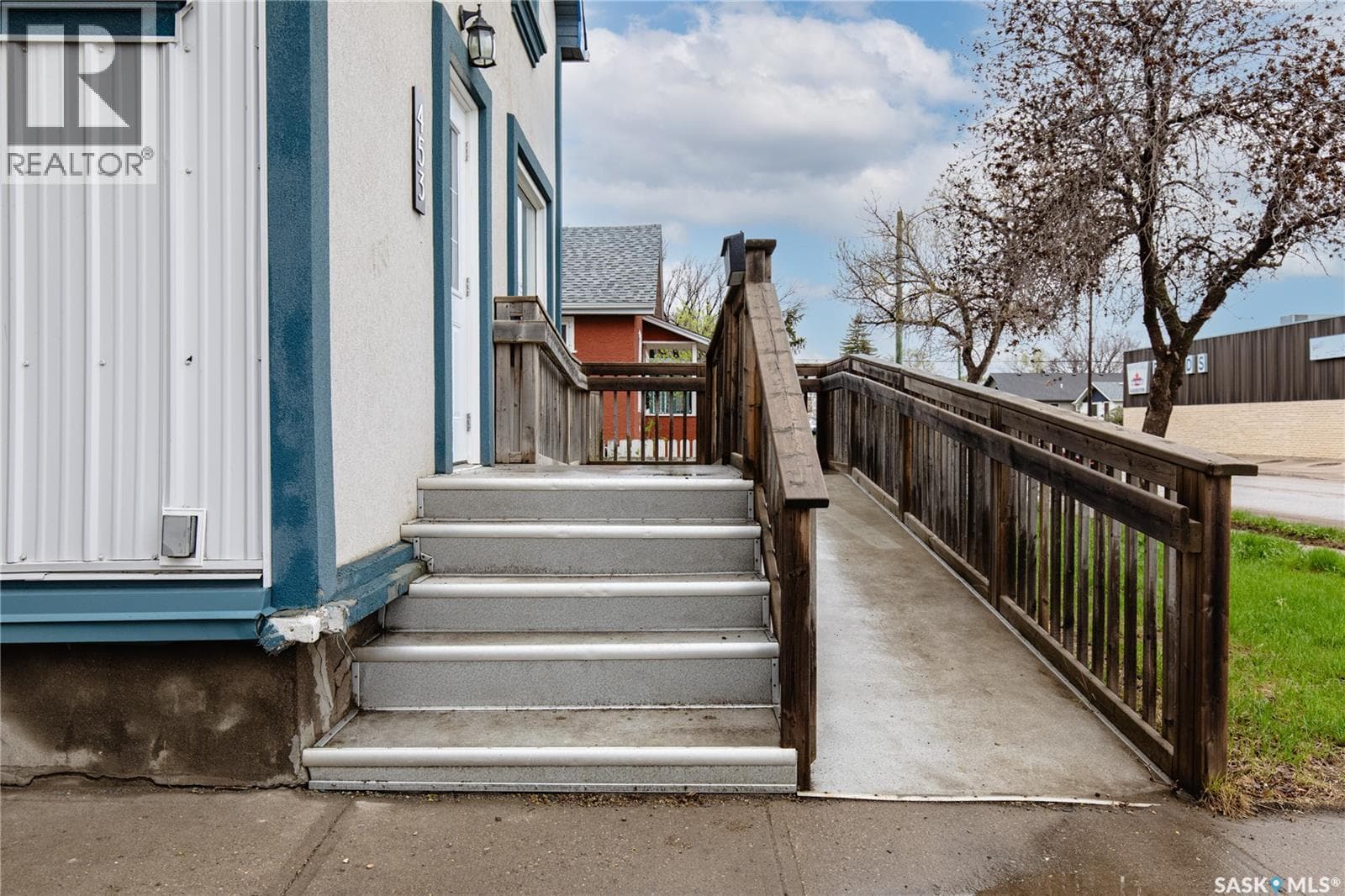 453 LILLOOET STREET W — photo 3