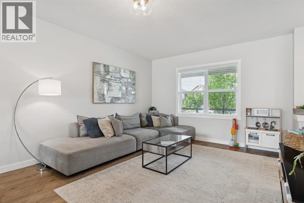 124 Wolf Willow Boulevard SE — photo 5