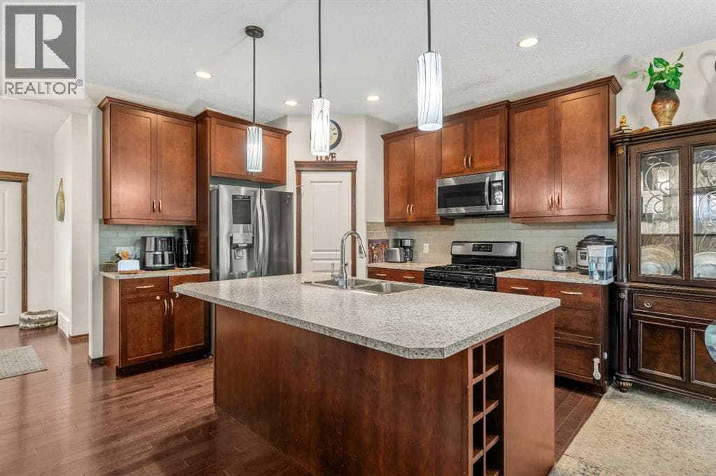 562 Cranston Drive SE — photo 5