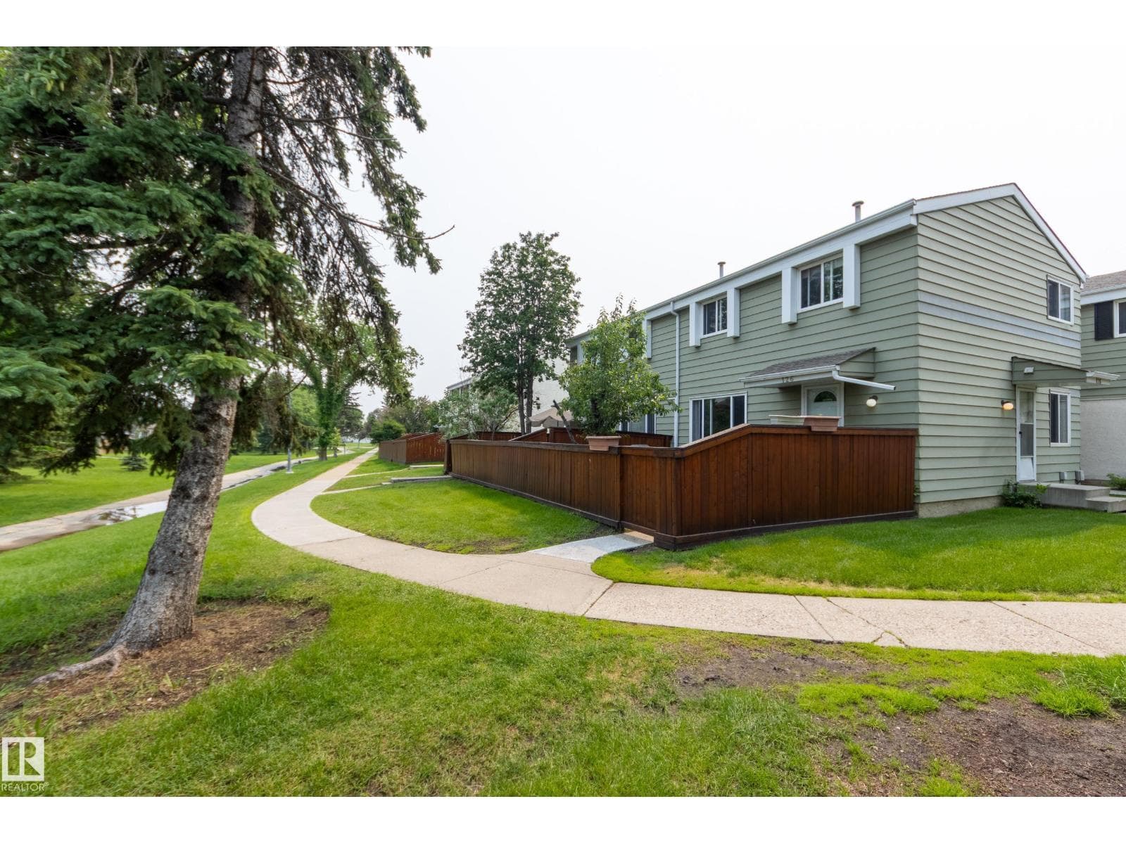 126 PRIMROSE GARDENS GD NW