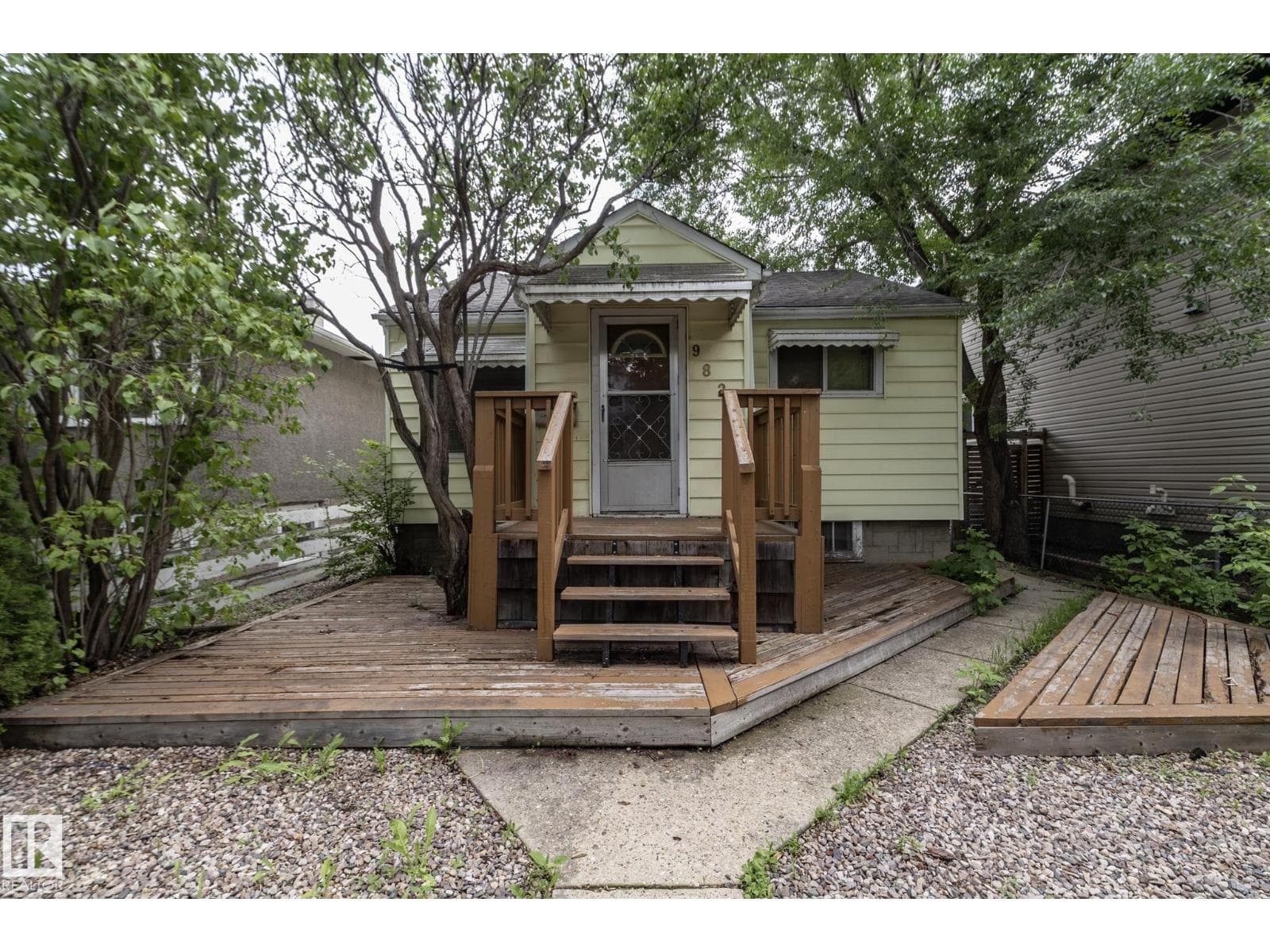 9820 79 AV NW — photo 2