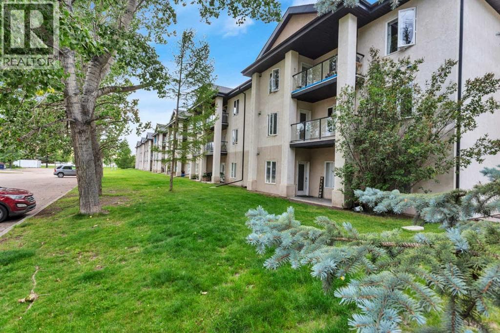 301, 80A Kelloway Crescent — photo 3