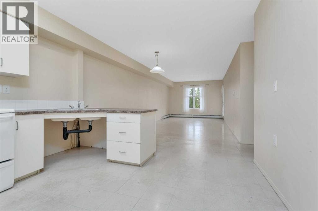 301, 80A Kelloway Crescent — photo 4