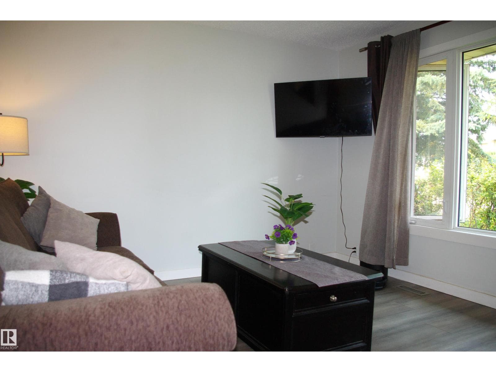 47 BIRCH DR — photo 3