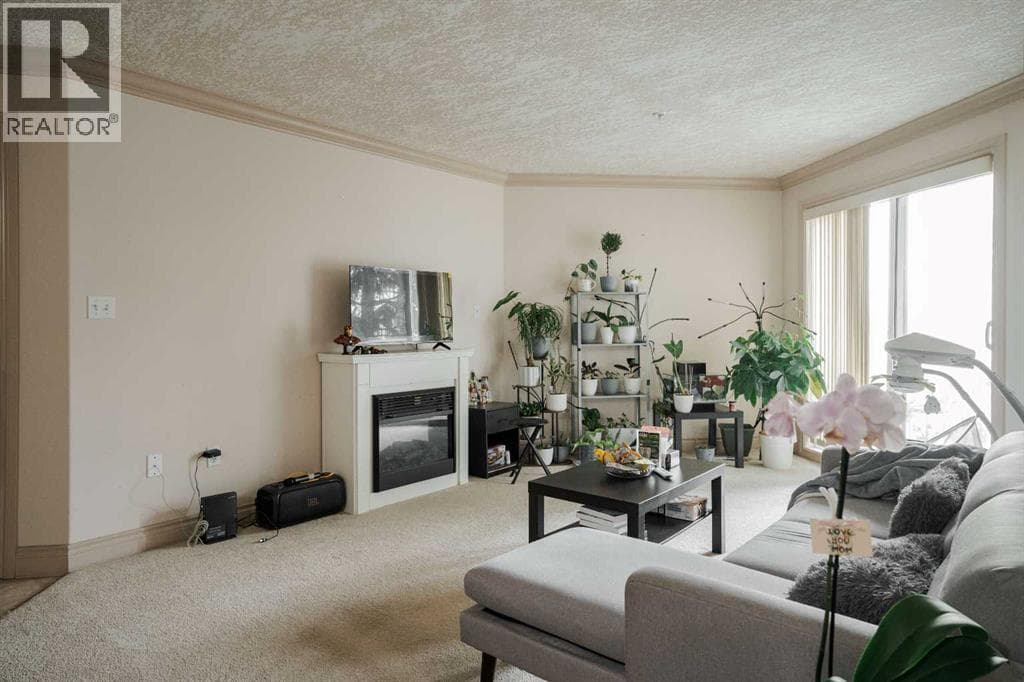 2108, 38 Riedel Street — photo 4