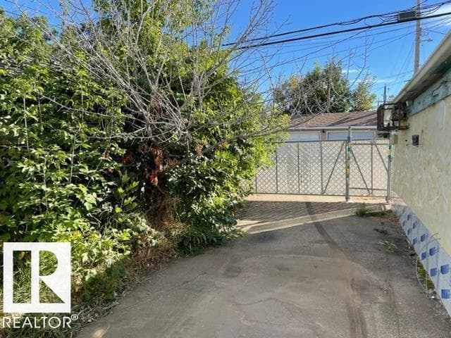 10917 96 ST NW — photo 3