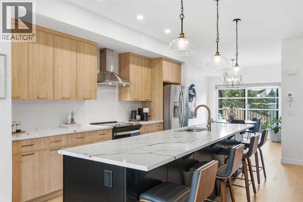 5111 19 Street SW — photo 4