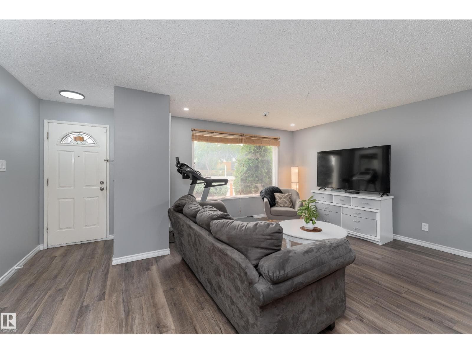 9012 MEADOWLARK RD NW — photo 3