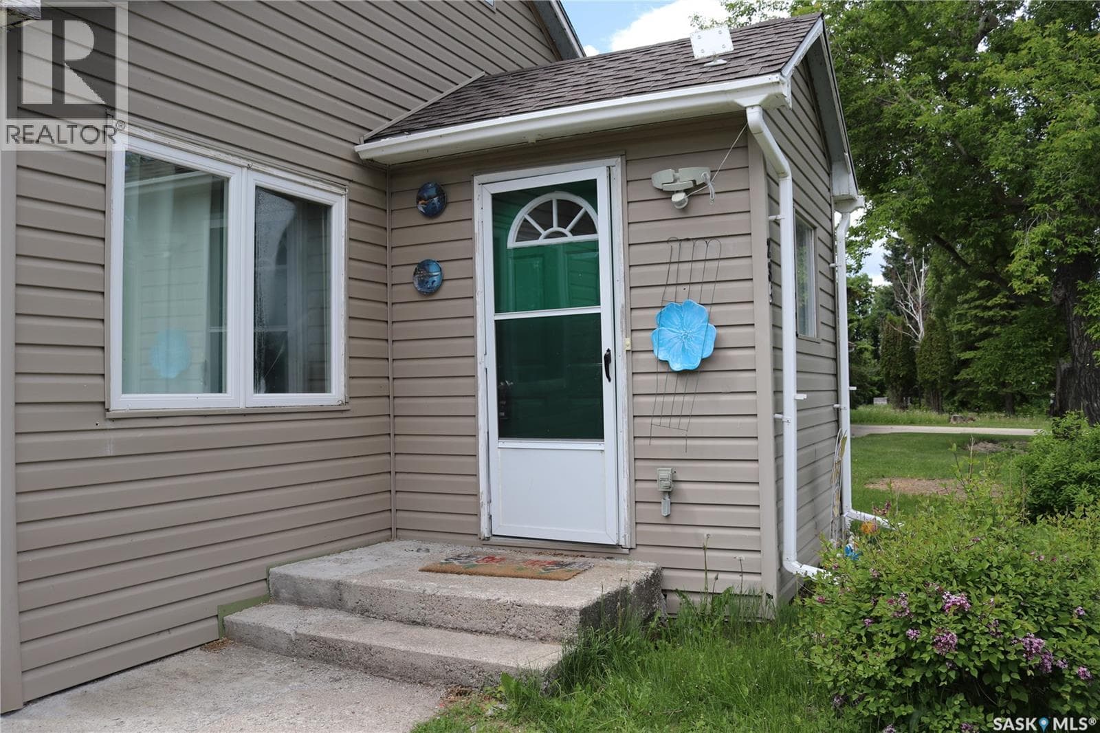 235 Gilbert STREET — photo 3
