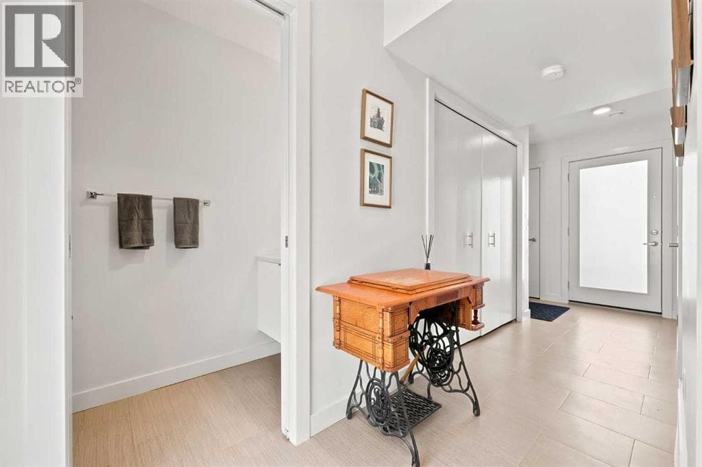 105 Bow Grove NW — photo 3