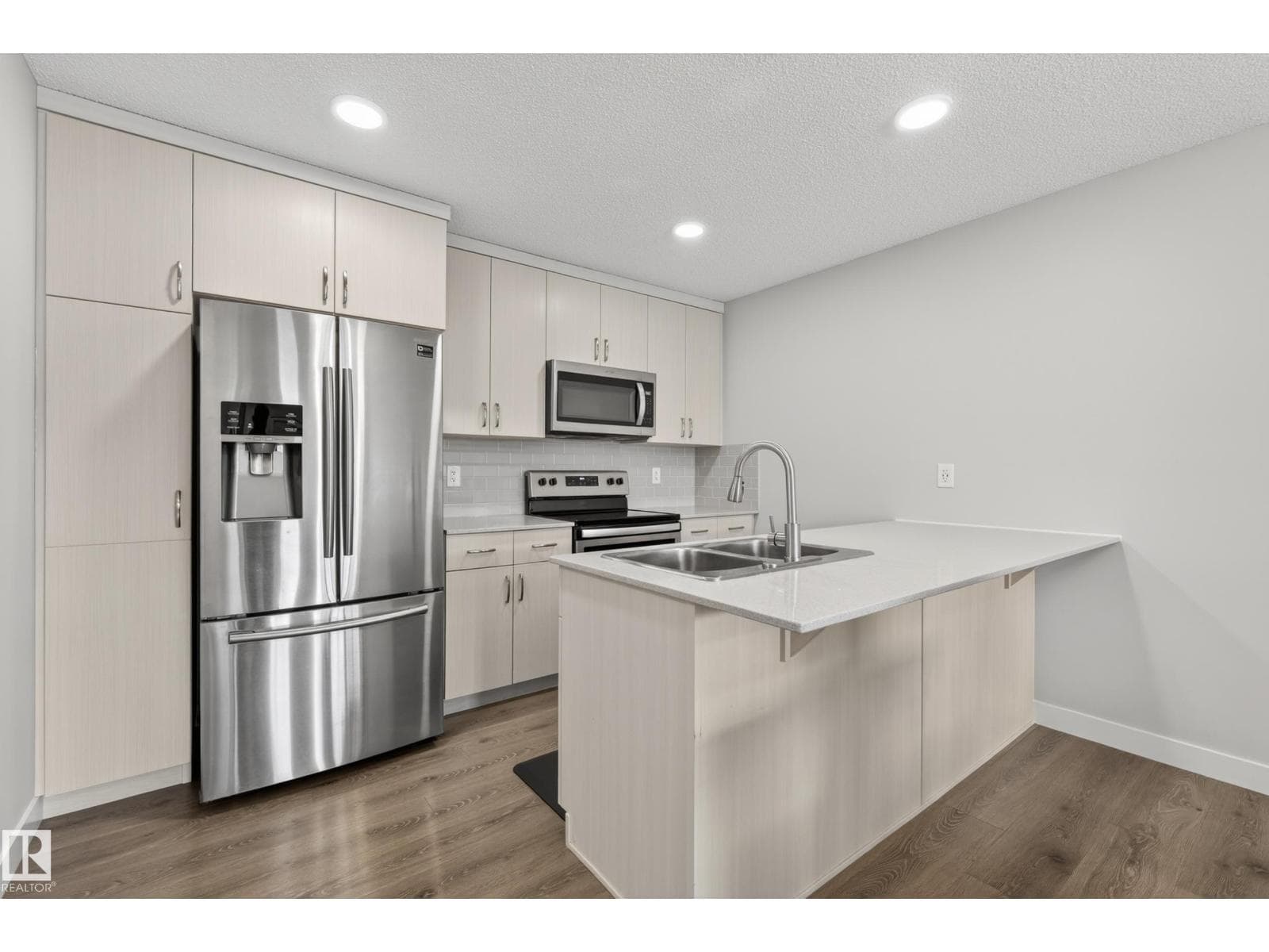 856 DANIELS WY SW