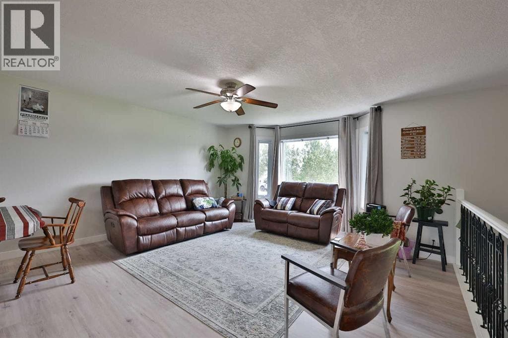229 2A Street — photo 4