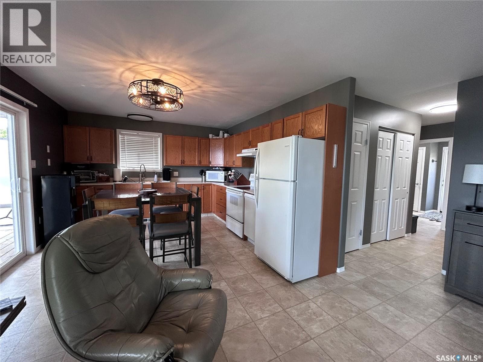 11 Lakewood ROAD — photo 3