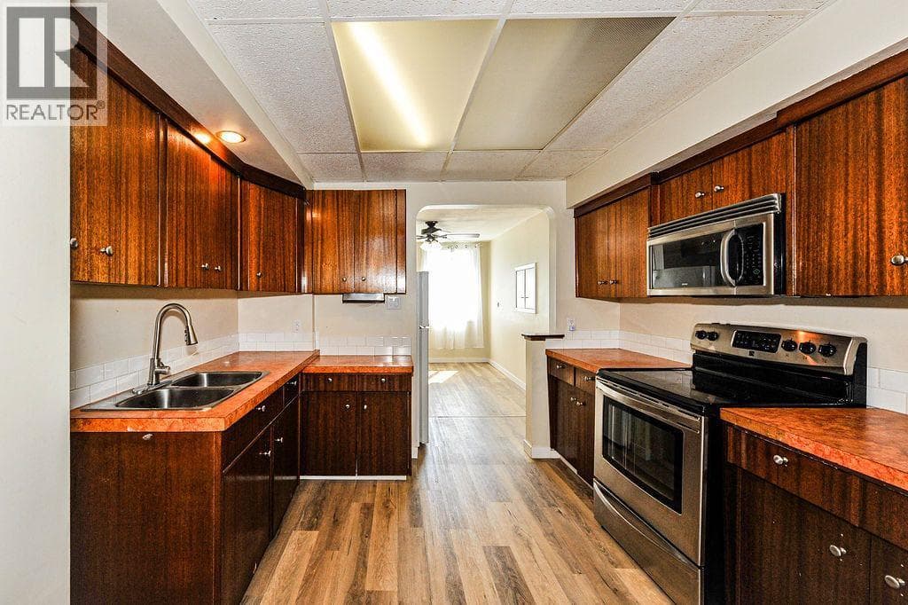 5226 42 Street — photo 5