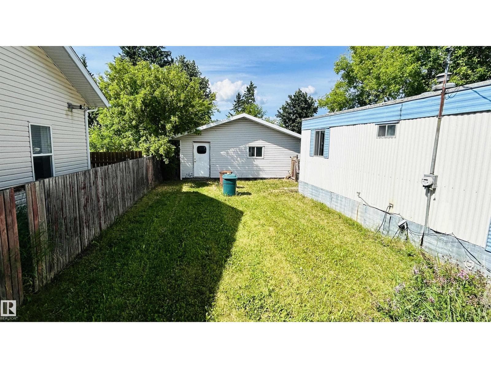 4903 48 AV — photo 2