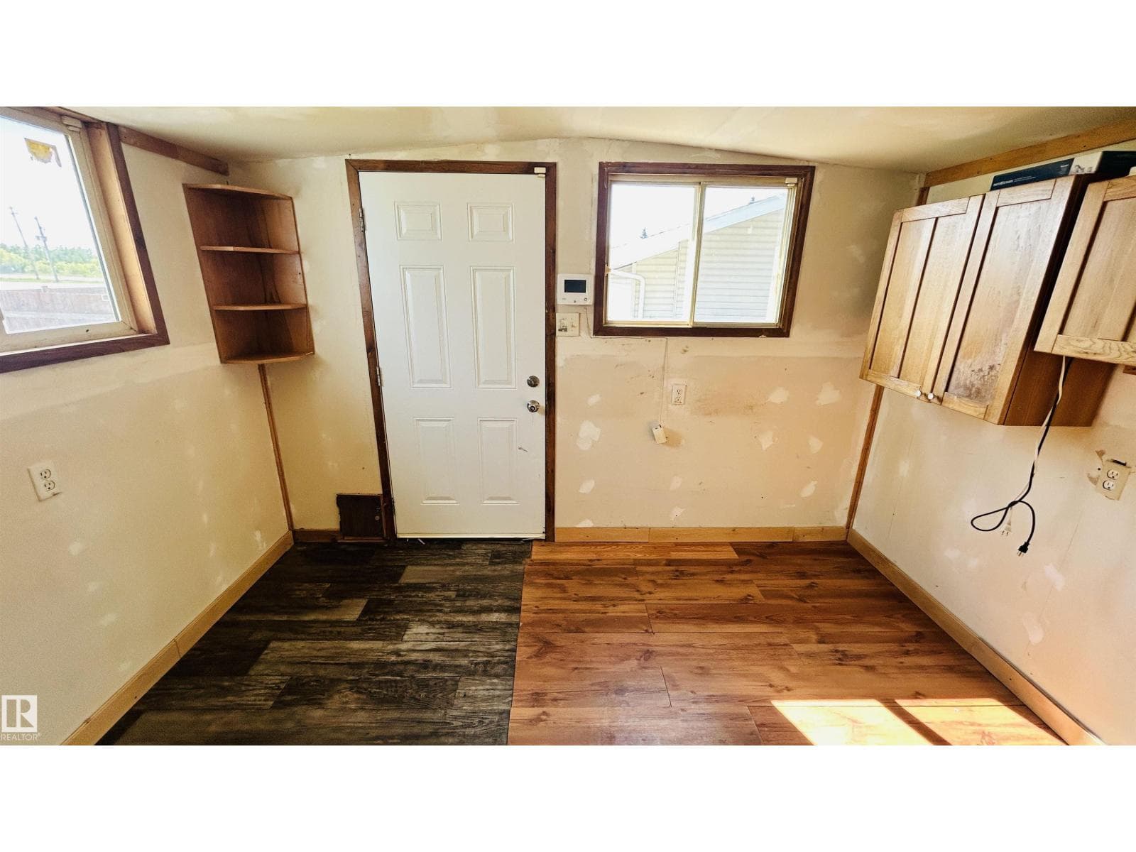 4903 48 AV — photo 3
