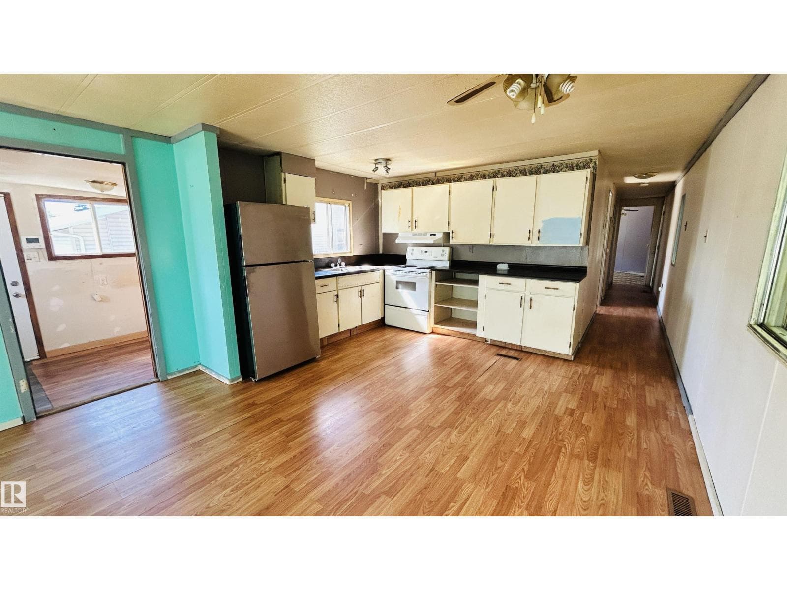 4903 48 AV — photo 4