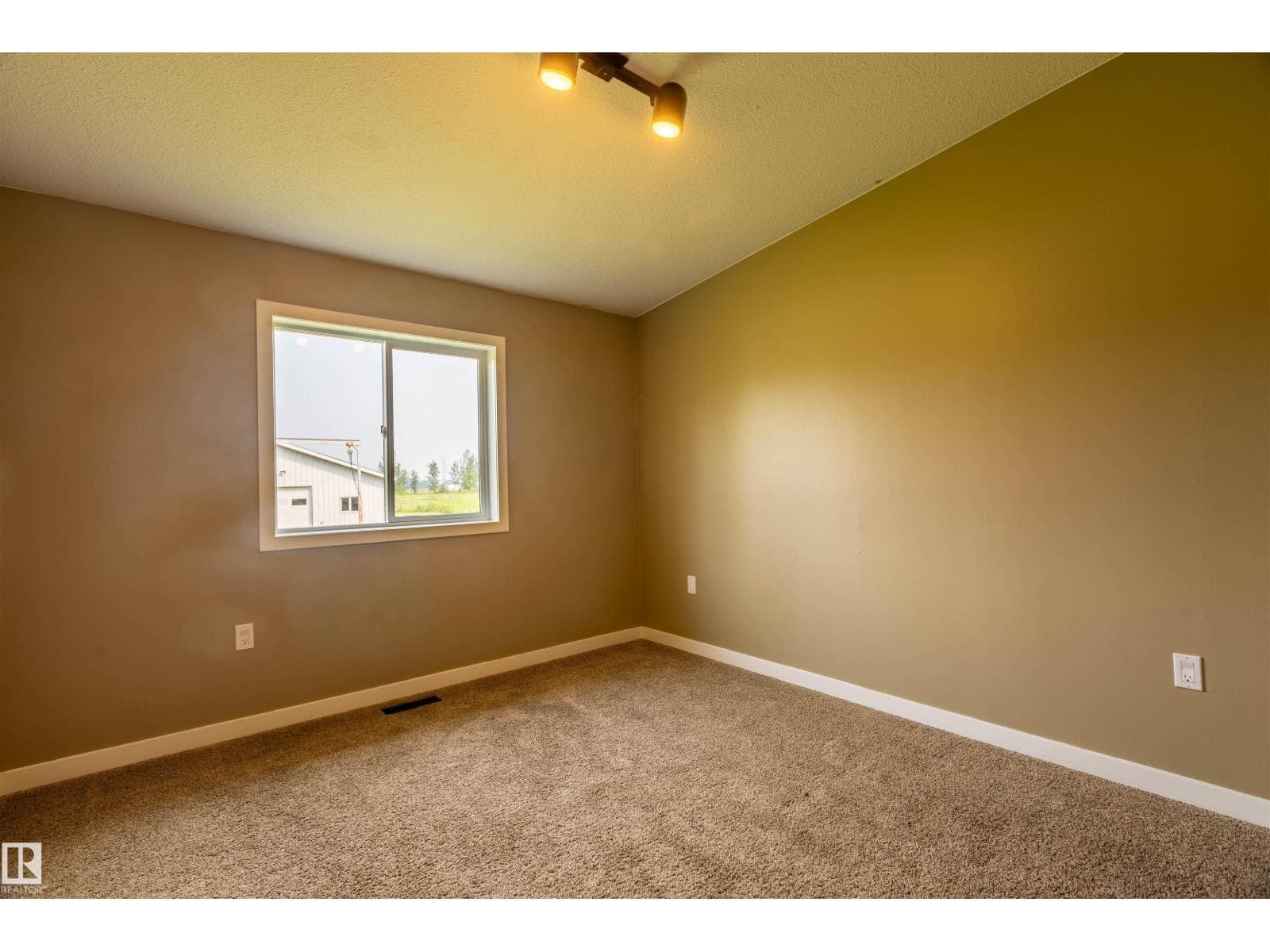 59425 Rg Rd 260 — photo 5