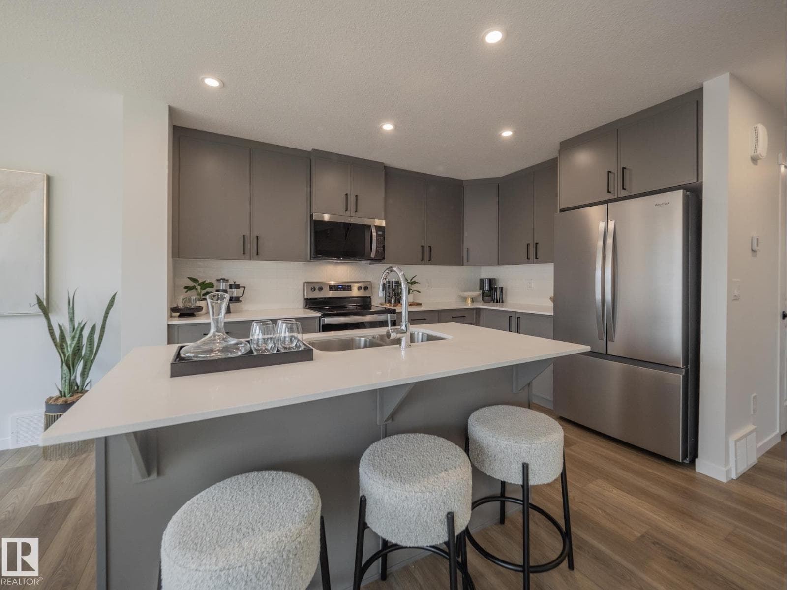 340 172 AV NW — photo 3