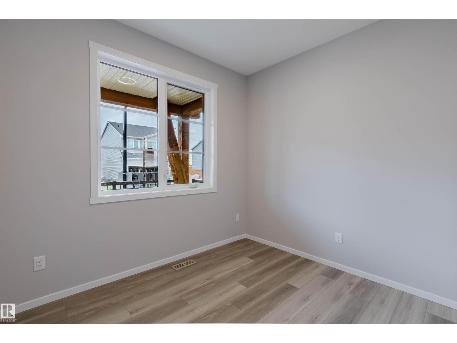 1523 206 ST NW — photo 5
