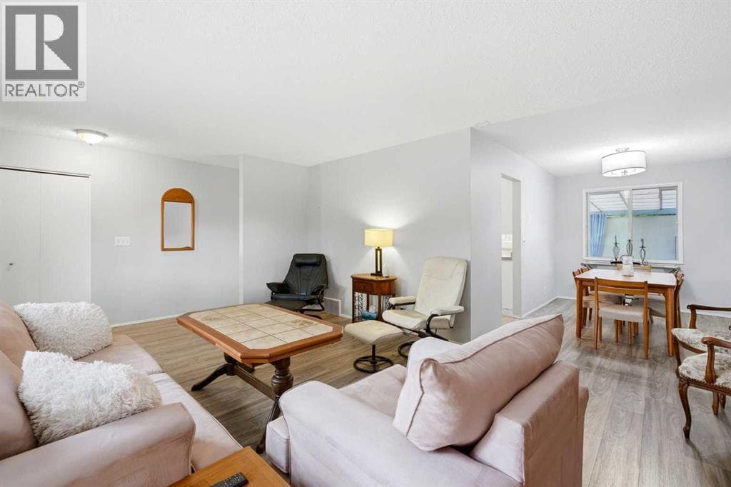 442 Queensland Place SE — photo 5
