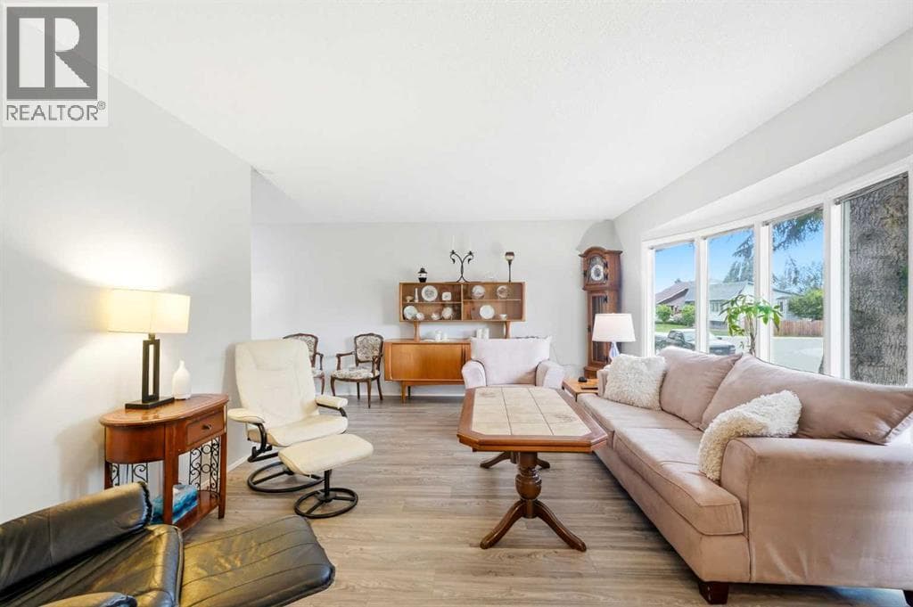 442 Queensland Place SE — photo 3