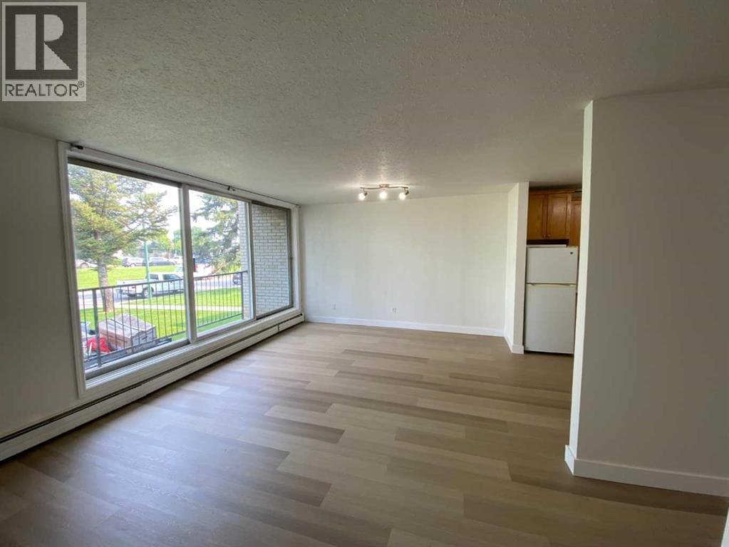 3, 222 Mayor Magrath Drive N — photo 4