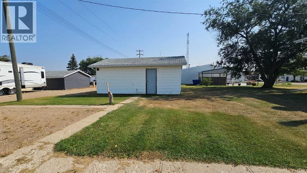 5017 WINDSOR Avenue — photo 3