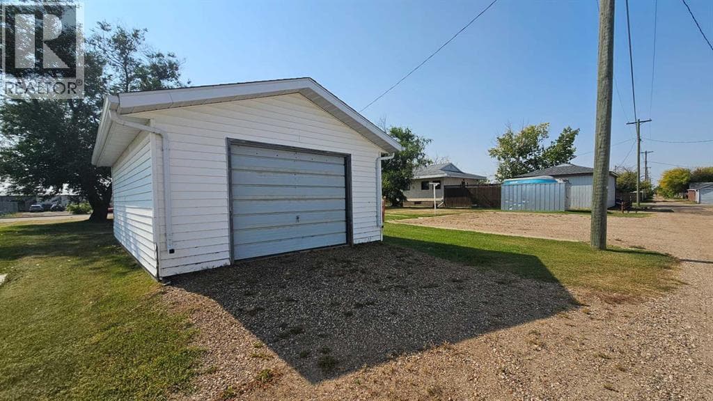 5017 WINDSOR Avenue — photo 4