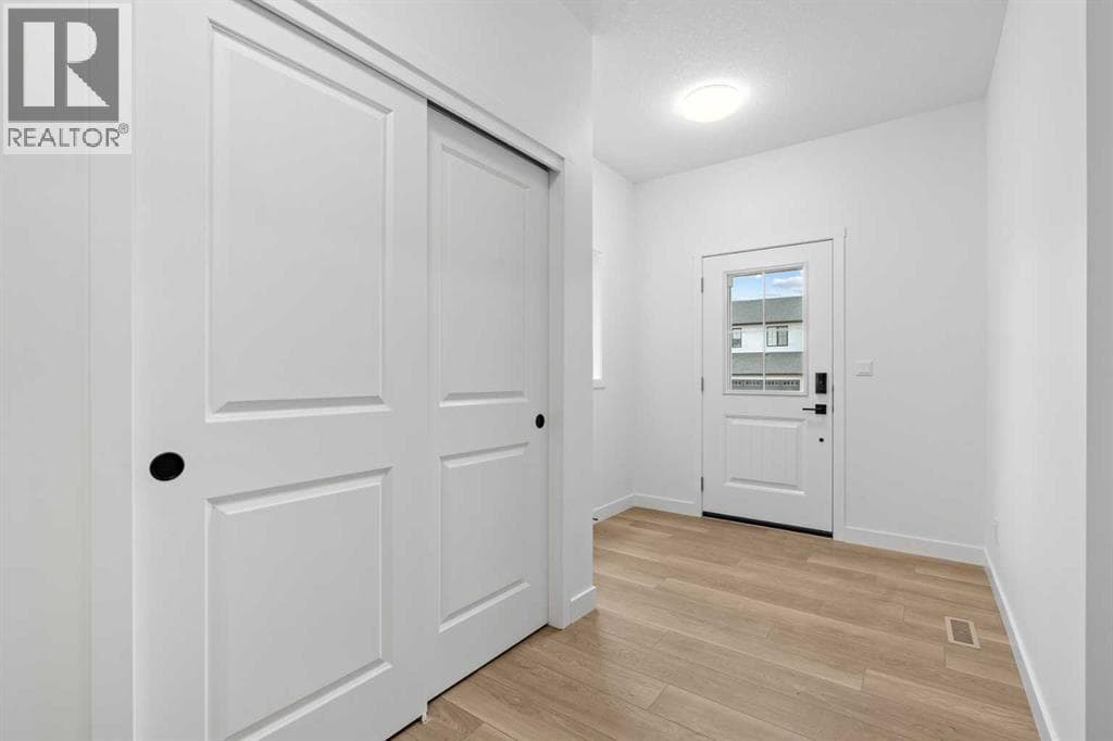 302 Baneberry Way SW — photo 2