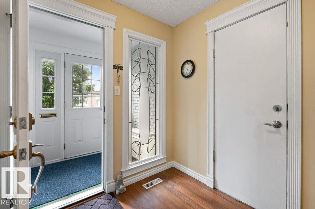 19 GRANDVIEW RG — photo 4