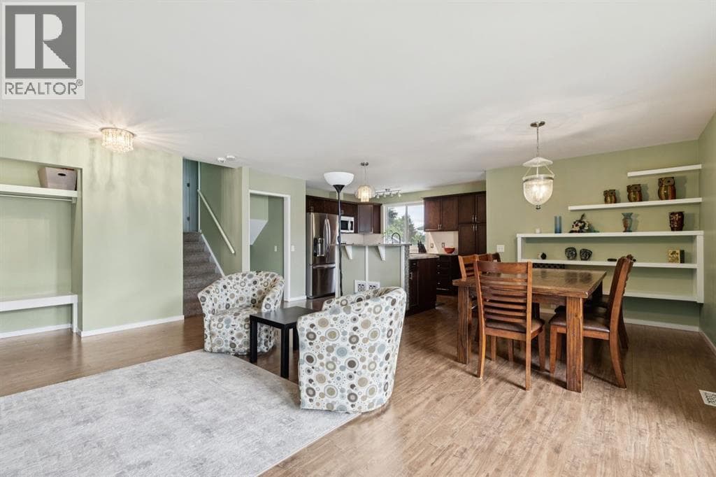 28 Cantrell Bay SW — photo 3
